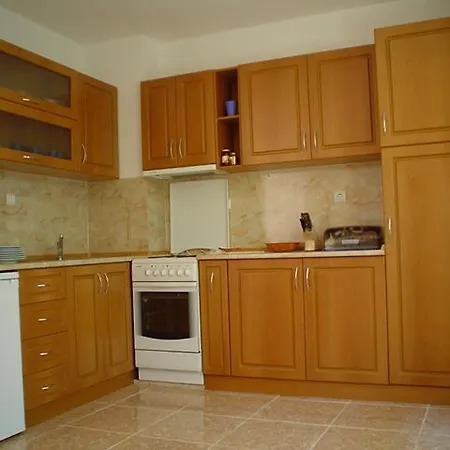 Global Apartment *